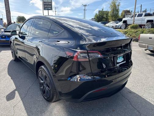 2025 Tesla Model Y Long Range Dual Motor All-Wheel Drive