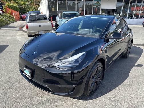 2025 Tesla Model Y Long Range Dual Motor All-Wheel Drive