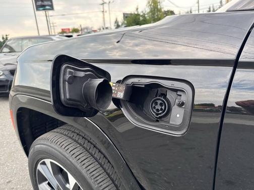 2023 Jeep Grand Cherokee 4xe Overland