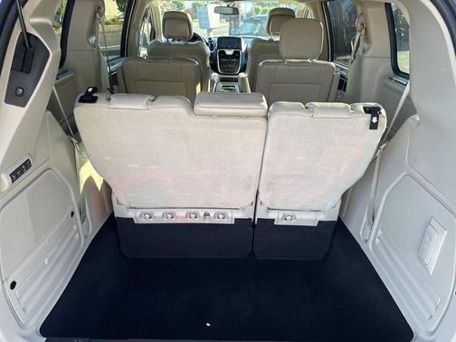 2011 Chrysler Town & Country Limited