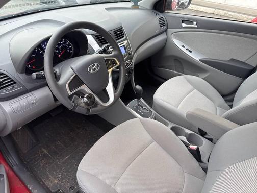 2012 Hyundai Accent GS
