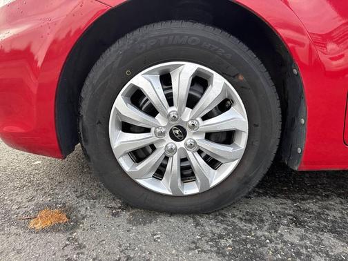 2012 Hyundai Accent GS