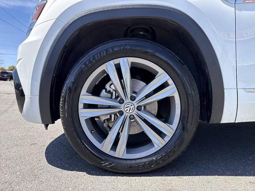 Deep Black Pearl 2019 Volkswagen Atlas 3.6L SEL