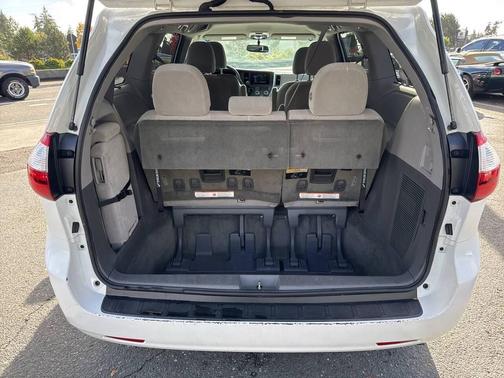 2017 Toyota Sienna LE