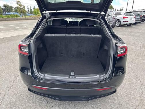 2023 Tesla Model Y Long Range AWD 4dr Crossover