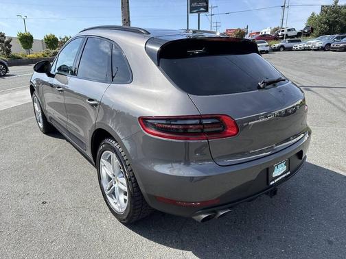 Agate Gray Metallic 2016 Porsche Macan Macan S