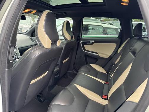 2013 Volvo XC60 T6 R-Design