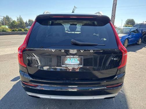 2016 Volvo XC90 T6 Momentum