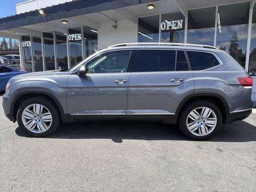 Platinum Gray Metallic 2019 Volkswagen Atlas 3.6L SEL Premium