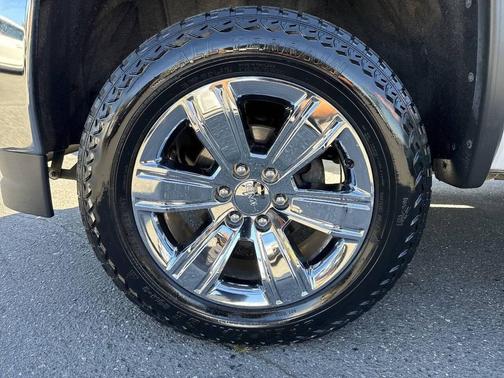 White Frost Tricoat 2018 GMC Sierra 1500 SLT