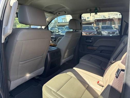 White Frost Tricoat 2018 GMC Sierra 1500 SLT