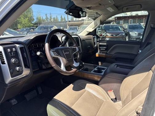 White Frost Tricoat 2018 GMC Sierra 1500 SLT