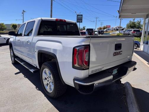 White Frost Tricoat 2018 GMC Sierra 1500 SLT
