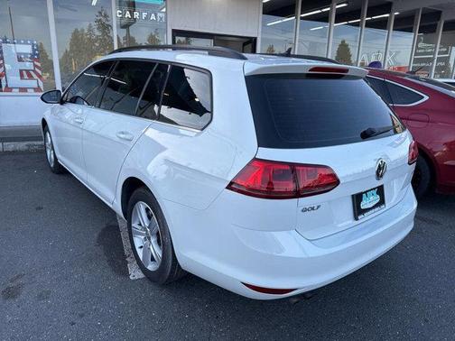 2015 Volkswagen Golf SportWagen TDI S 4-Door
