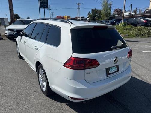 2015 Volkswagen Golf SportWagen TDI S 4-Door