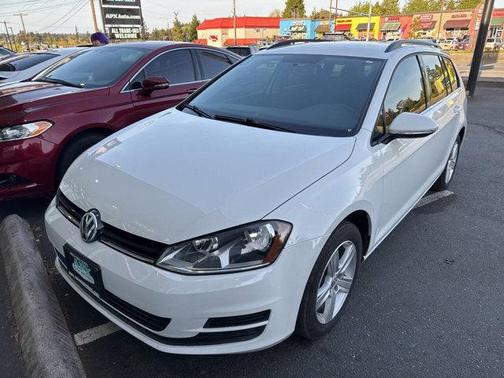 2015 Volkswagen Golf SportWagen TDI S 4-Door