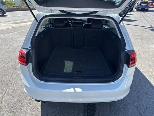 2015 Volkswagen Golf SportWagen TDI S 4-Door