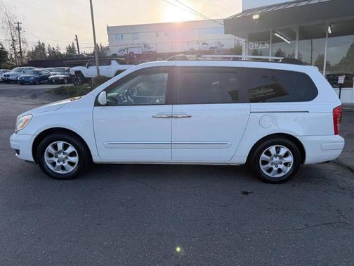 2007 Hyundai Entourage GLS