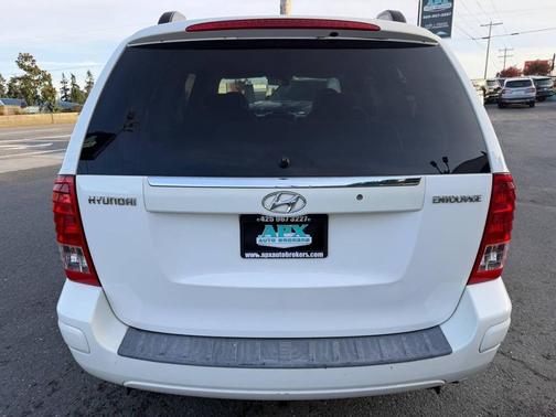 2007 Hyundai Entourage GLS