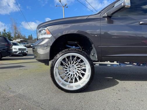Granite Crystal Metallic Clearcoat 2019 RAM 1500 SLT
