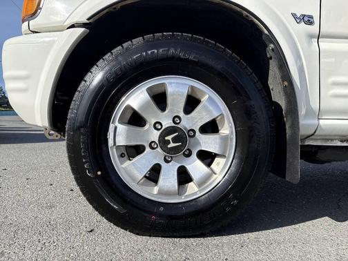 Cream White 1999 Honda Passport LX 4dr 4WD SUV