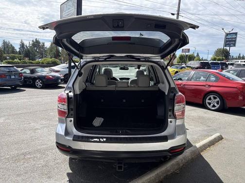 Ice Silver Metallic 2014 Subaru Forester 2.5i Touring