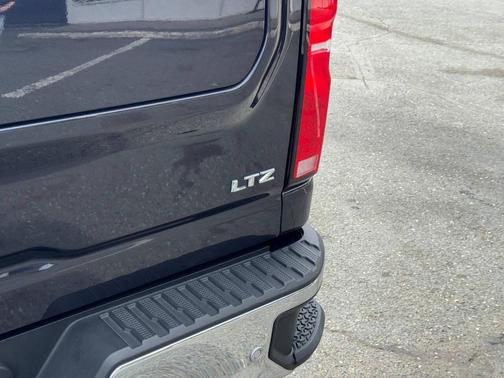 Dark Ash Metallic 2024 Chevrolet Silverado 3500 LTZ