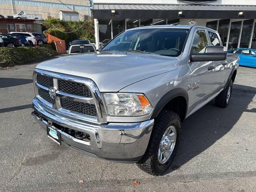 2018 RAM 2500 Tradesman Crew Cab 4x4 6'4' Box