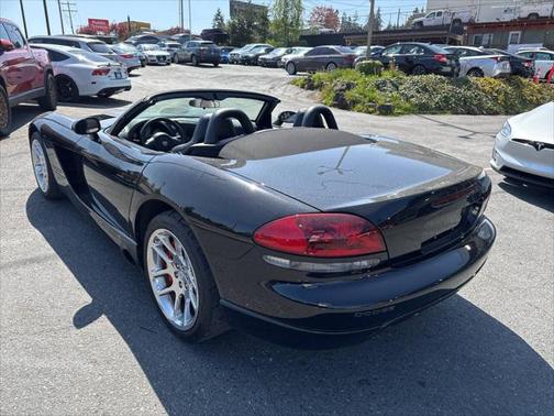 2004 Dodge Viper SRT10
