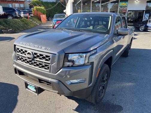 2023 Nissan Frontier SV