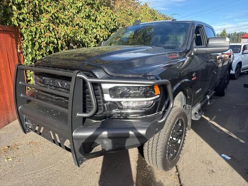 2020 RAM 3500 Laramie Crew Cab 4x4 8' Box