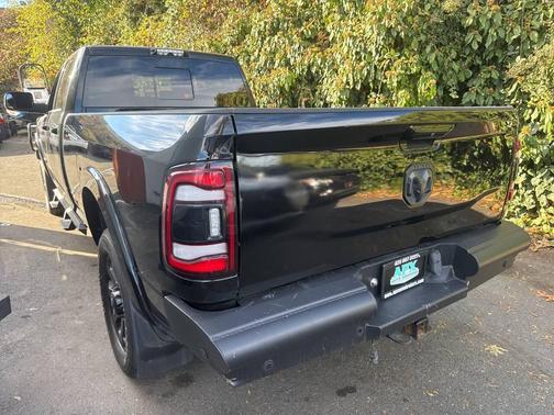 2020 RAM 3500 Laramie Crew Cab 4x4 8' Box
