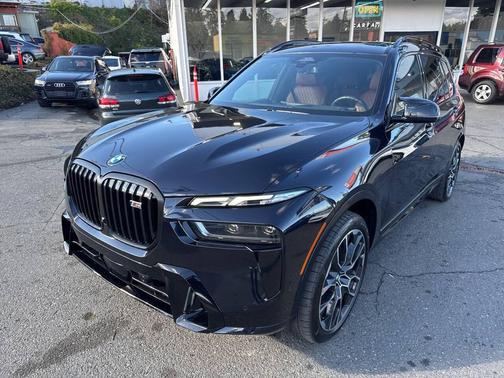 2024 BMW X7 M60i