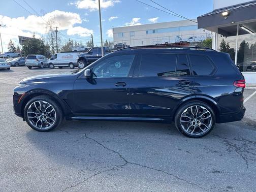 2024 BMW X7 M60i