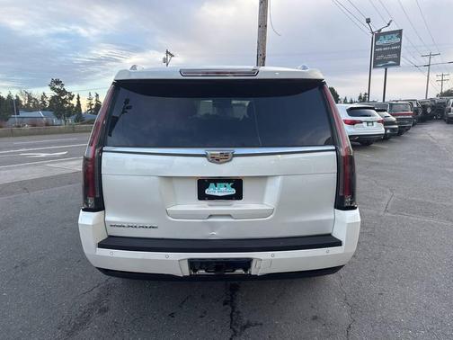 2015 Cadillac Escalade Luxury