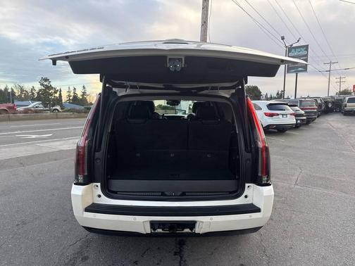 2015 Cadillac Escalade Luxury