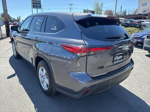 2022 Toyota Highlander L