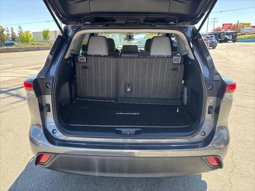 2022 Toyota Highlander L