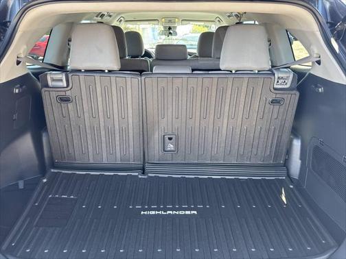 2022 Toyota Highlander L