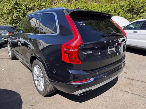Magic Blue Metallic 2016 Volvo XC90 Hybrid T8 Inscription
