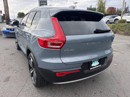 2020 Volvo XC40 T5 Momentum