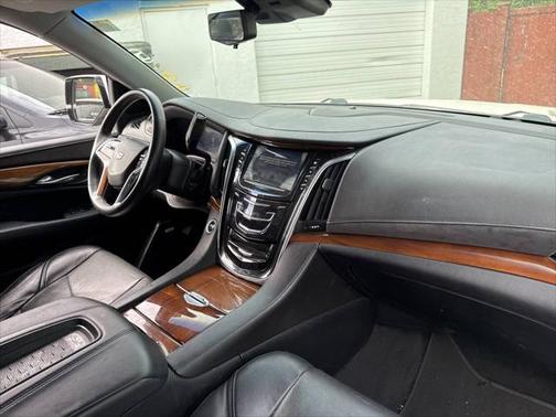 2017 Cadillac Escalade ESV Luxury