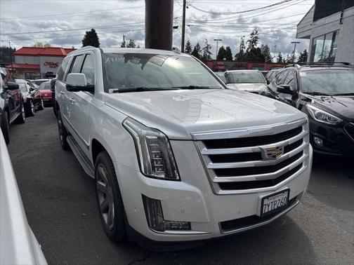 2017 Cadillac Escalade ESV Luxury