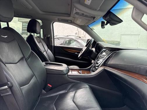 2017 Cadillac Escalade ESV Luxury