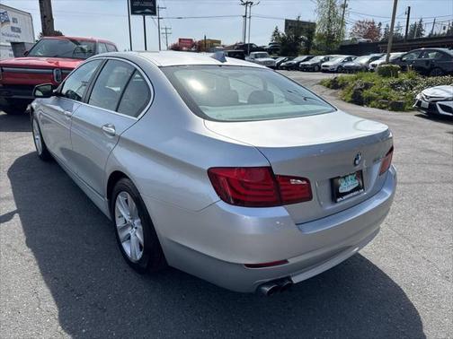 2011 BMW 528 528i