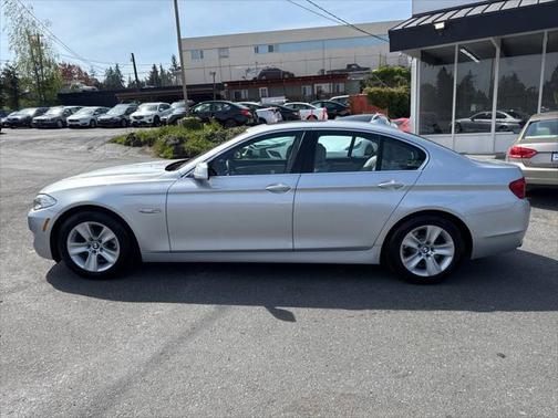 2011 BMW 528 528i