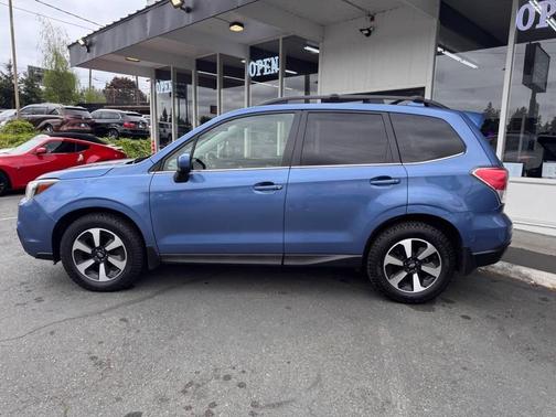 Quartz Blue Pearl 2017 Subaru Forester 2.5i Limited
