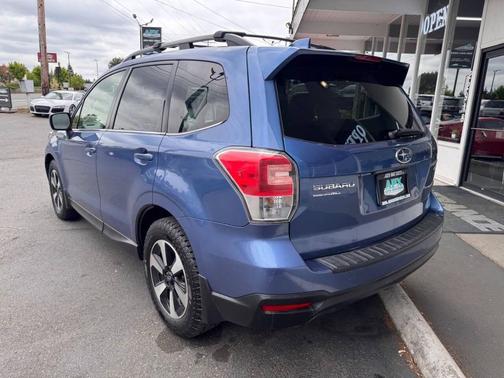 Quartz Blue Pearl 2017 Subaru Forester 2.5i Limited