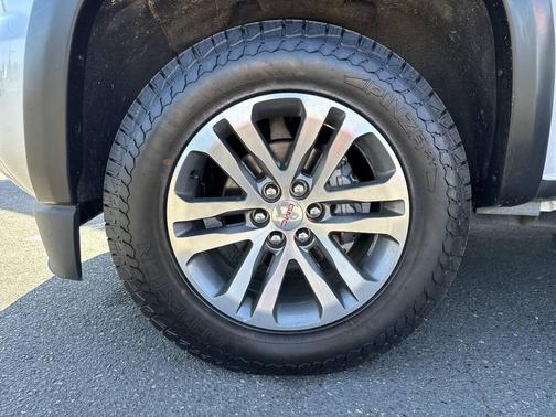 Quicksilver Metallic 2016 GMC Canyon SLT