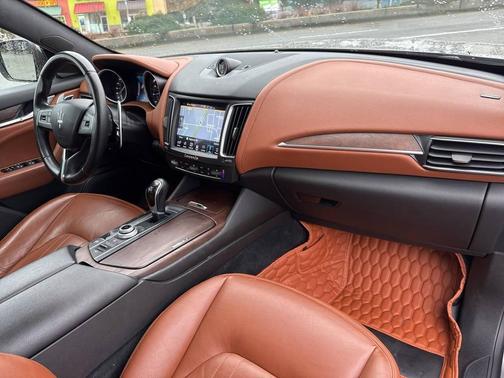 2017 Maserati Levante S